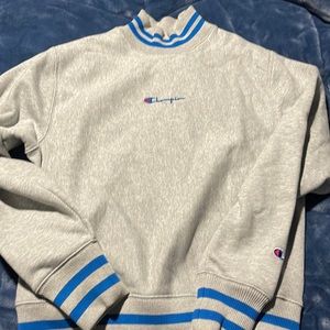 Champion Light Gray Sweatshirt with Blue Stripes